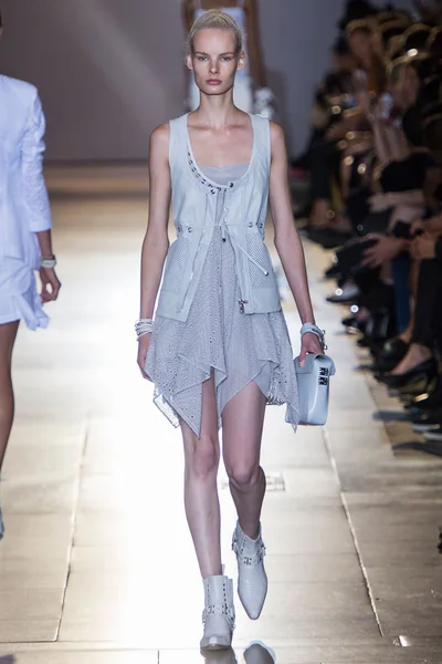 Look 5